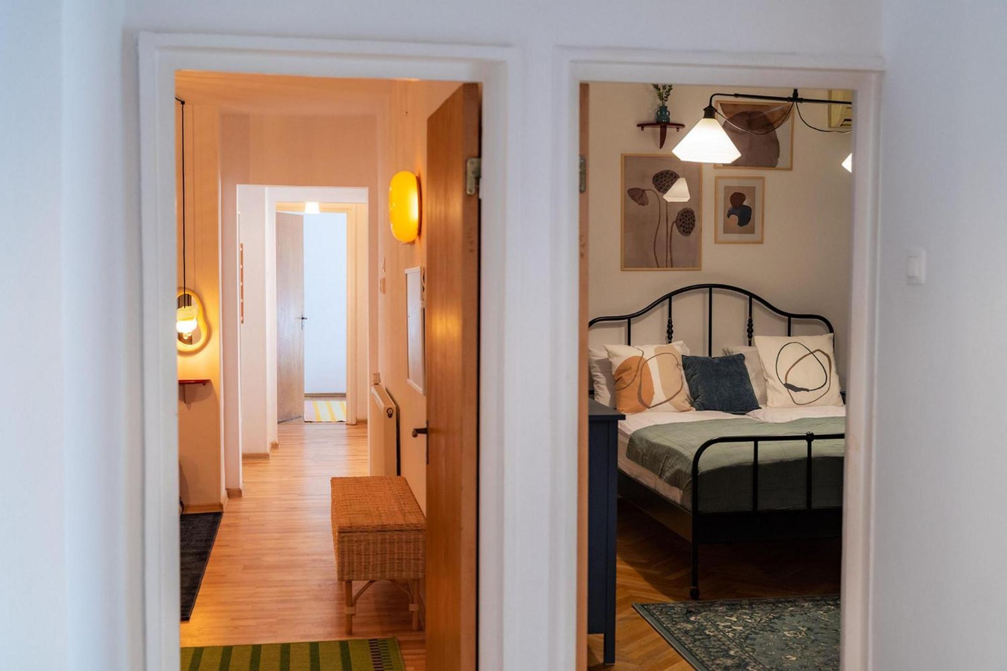 Rezident Eminescu Apartment Bukares Bagian luar foto